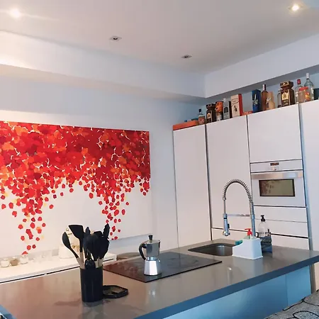 En Un Piso Muy Centrico Y Moderno En - In A Centric And Modern In The Heart Of Homestay *
