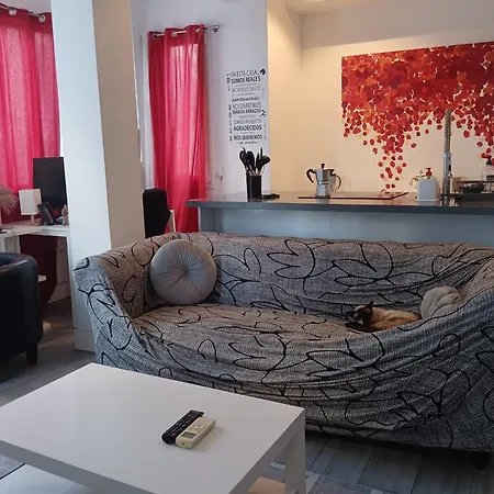 En Un Piso Muy Centrico Y Moderno En - In A Centric And Modern In The Heart Of * Malaga