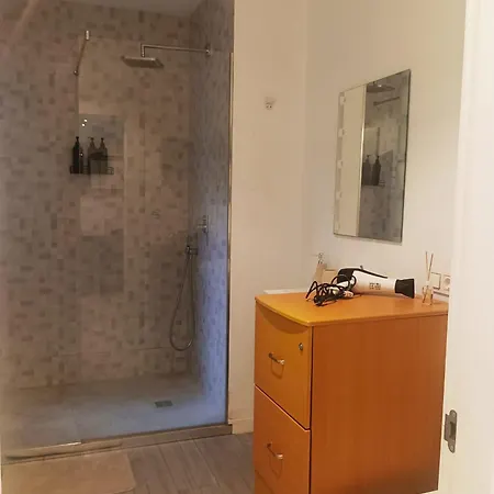Homestay En Un Piso Muy Centrico Y Moderno En - In A Centric And Modern In The Heart Of *