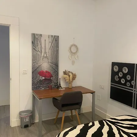 Homestay En Un Piso Muy Centrico Y Moderno En - In A Centric And Modern In The Heart Of Malaga
